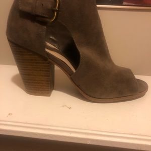 Open toe booties brown